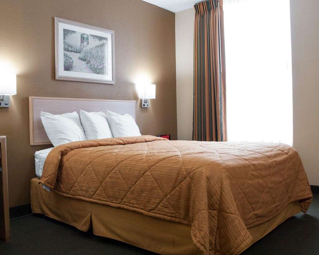 Quality Inn Near Six Flags St. Louis Пасіфік Номер фото